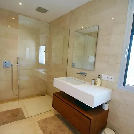 Beautiful Modern With Amazing Views Villa