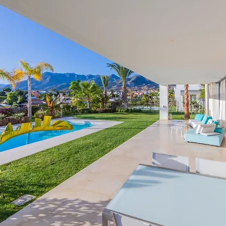 Beautiful Modern With Amazing Views *